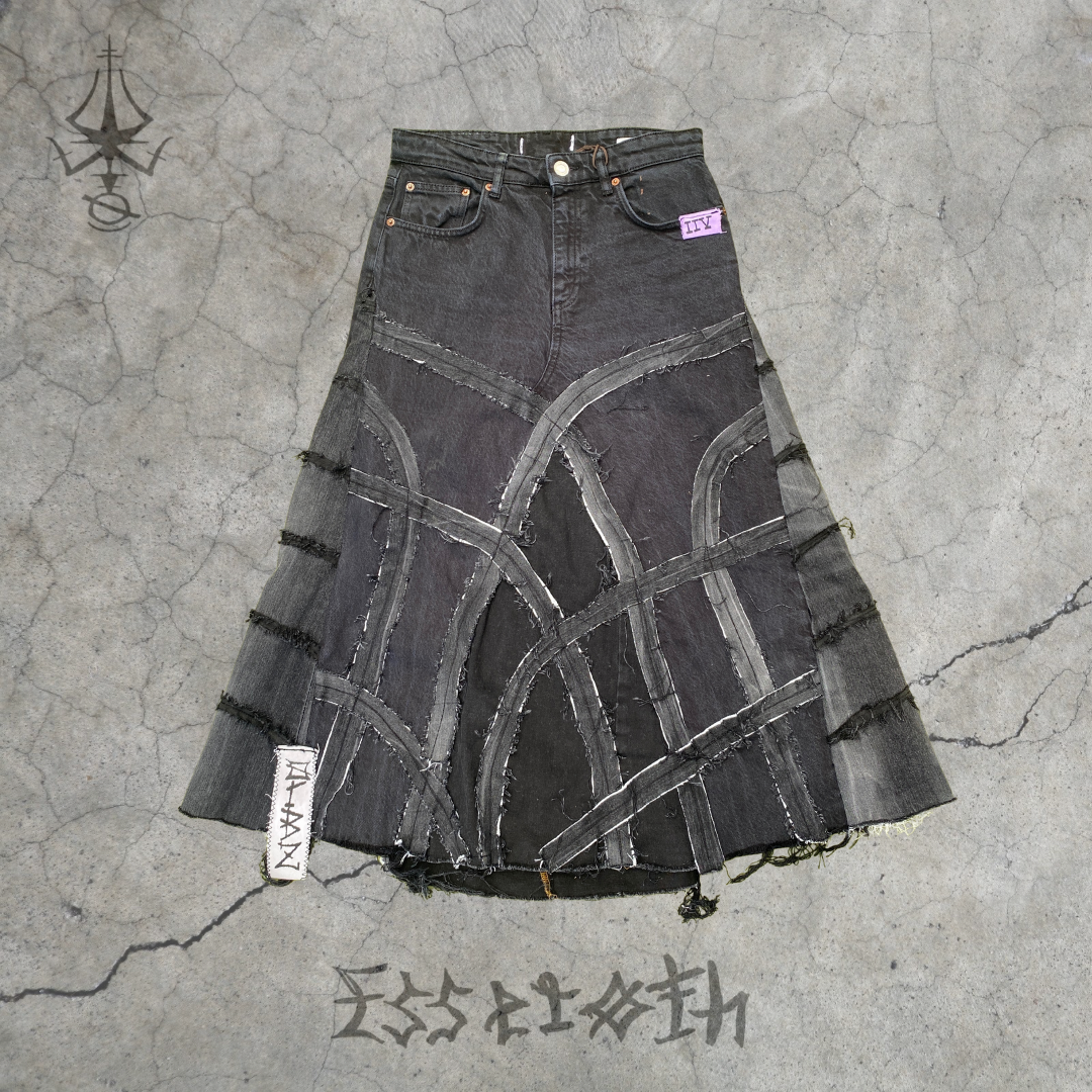 ØRBZ SKIRT - SPINEWRAITH